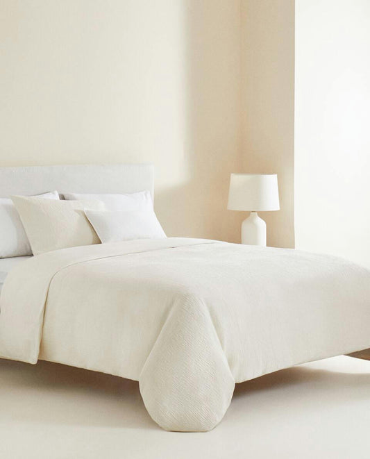 DUVET COVER WITH RAISED BEDSPREAD EFFECT