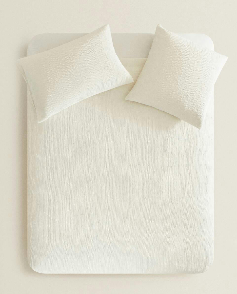 DUVET COVER WITH RAISED BEDSPREAD EFFECT