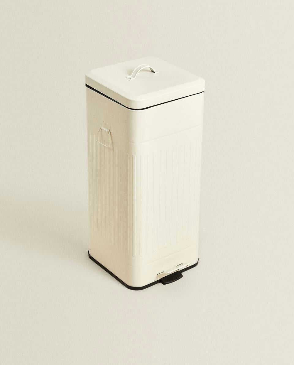 KITCHEN BIN